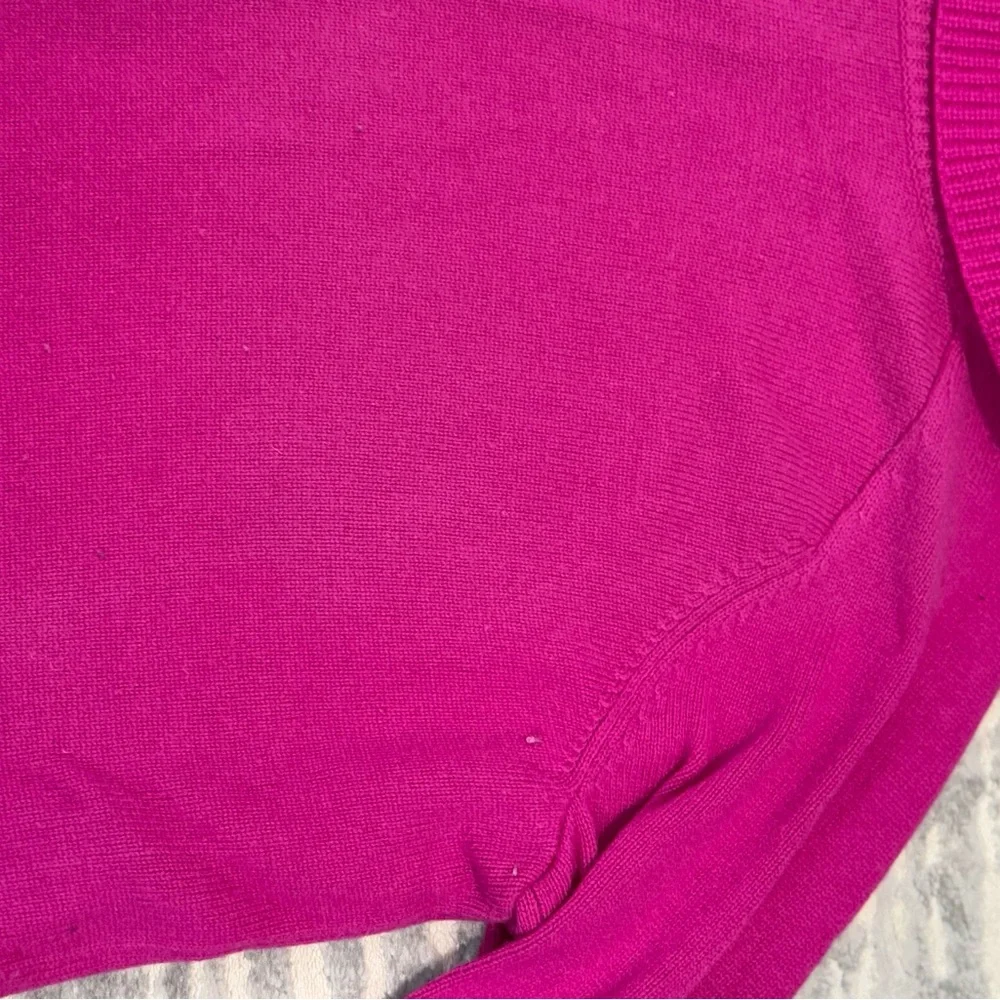 Athleta Wool Cashmere Aspen Turtleneck Sweater in electric fuschia, sz M, GUC